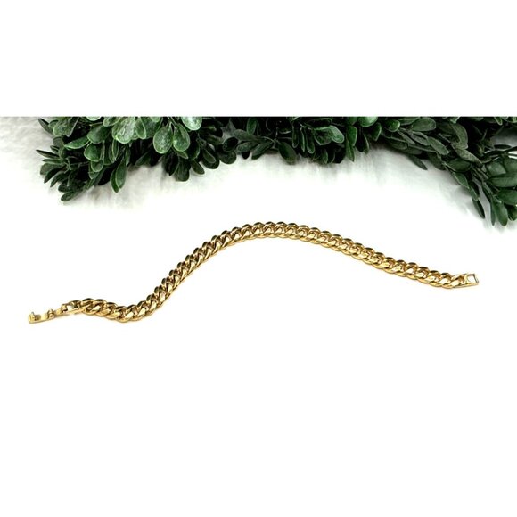 Gold-Tone Cuban Link Chain Bracelet 8" With Clasp Closure - Picture 4 of 6